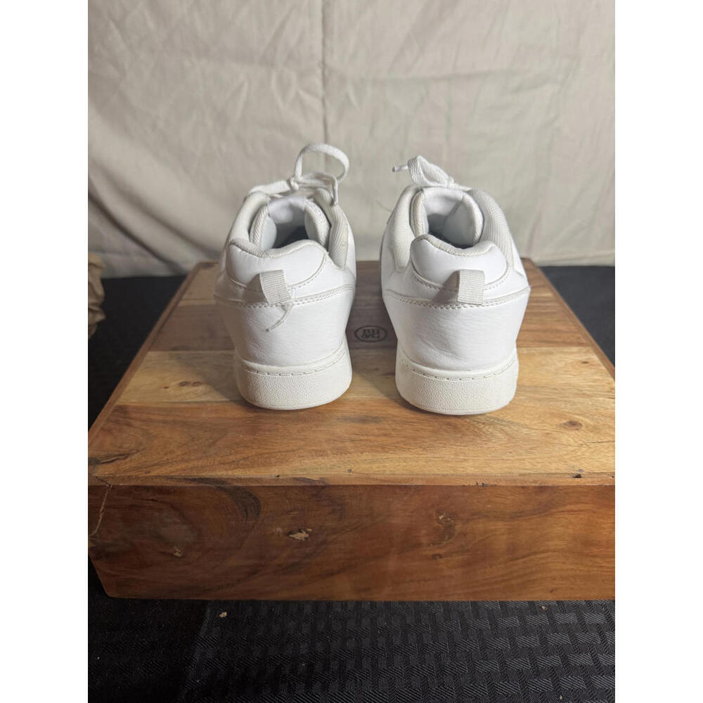 Fresh White Shaq Sneakers - Perfect for Fall Sports Boys Size 5 - Picture 6 of 7